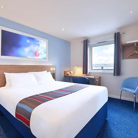 Travelodge London อีลลิง ภายนอก รูปภาพ