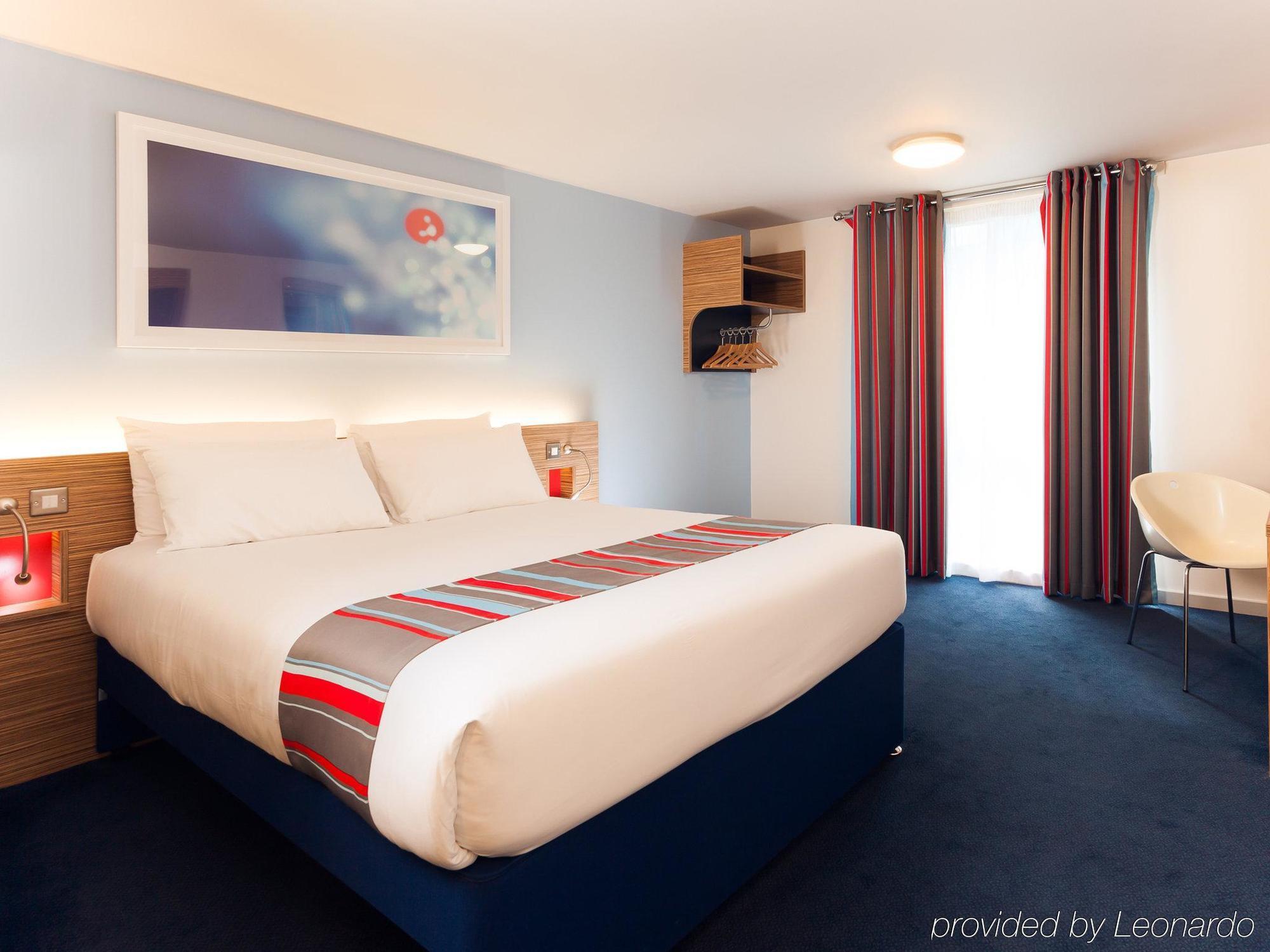 Travelodge London อีลลิง ภายนอก รูปภาพ
