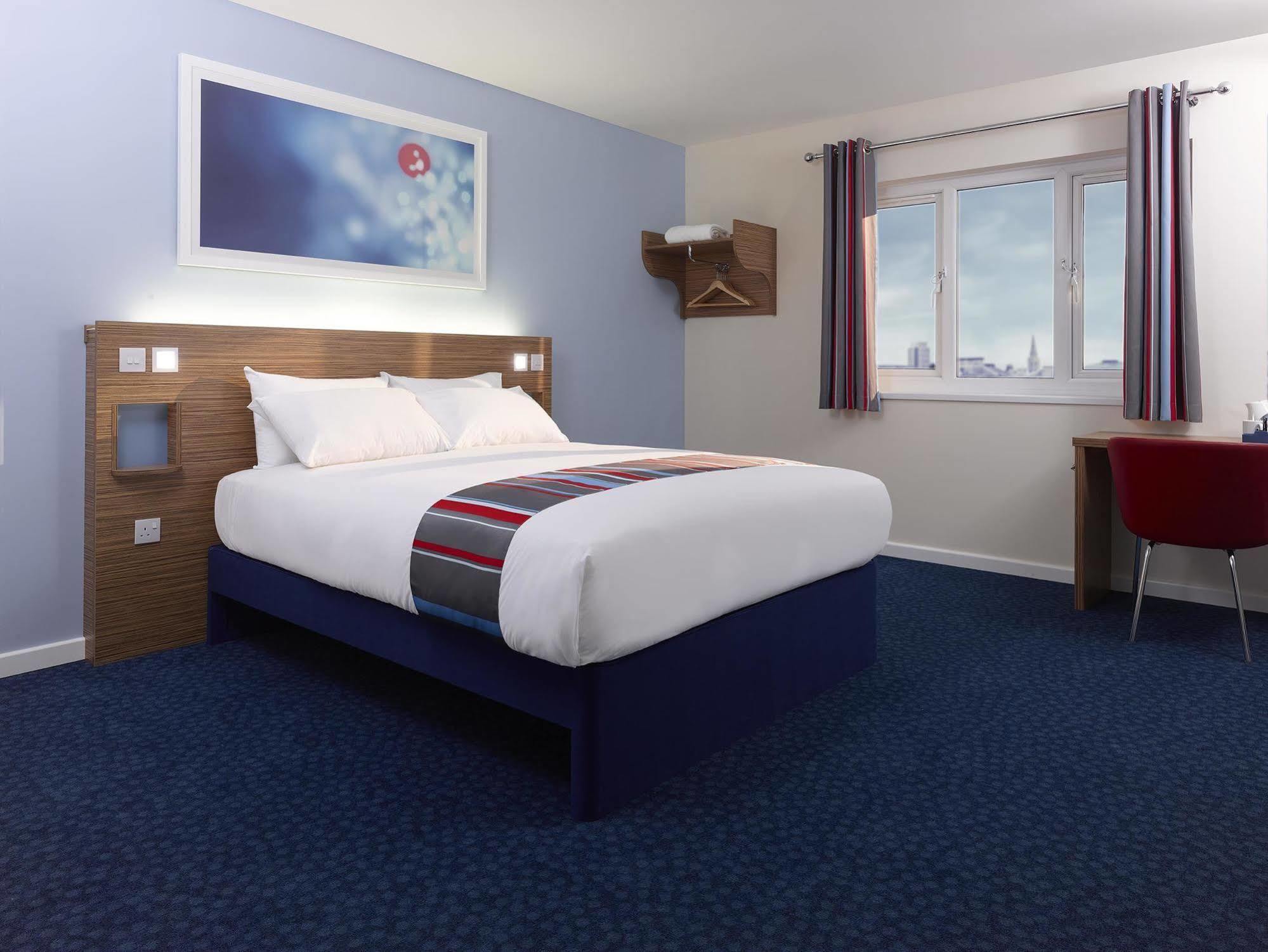 Travelodge London อีลลิง ภายนอก รูปภาพ
