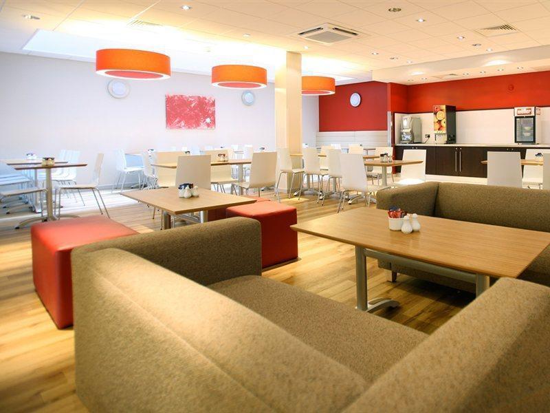Travelodge London อีลลิง ภายนอก รูปภาพ