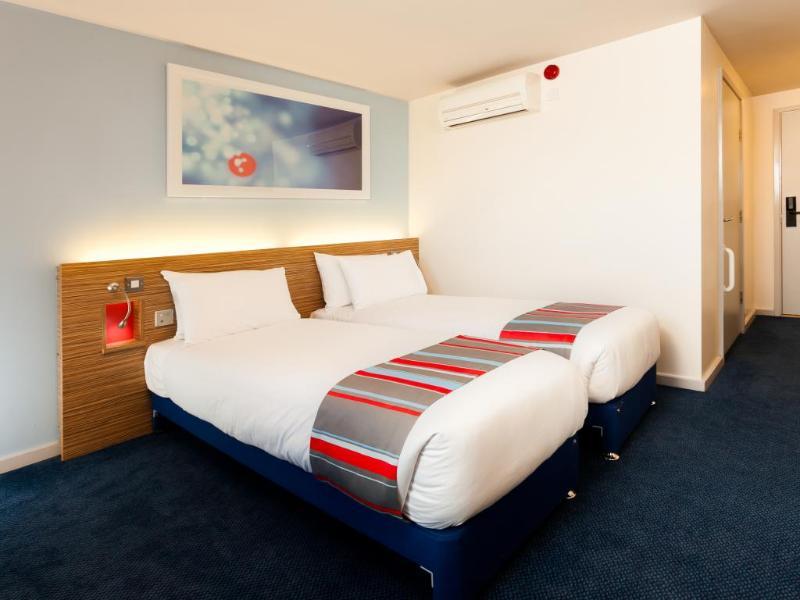 Travelodge London อีลลิง ภายนอก รูปภาพ